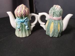 lot 40818 image: Set of Two Decorative Ceramic Teapots with Vegetable Design