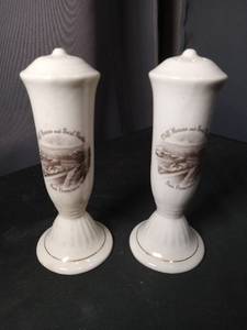 lot 40839 image: San Francisco Cliff House and Seal Rock Salt and Pepper Shakers
