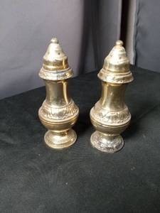 lot 40850 image: Brass Salt and Pepper Shaker Set