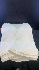 lot 4445 image: White Cotton Round Tablecloth 120 - Retail $15