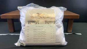 lot 4447 image: White 72L x 30W x 30H Table Cloth with Size Chart