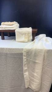 lot 40502 image: Set of 10 Ivory Table Runners 29 x 120 - WeddingEvent Decor