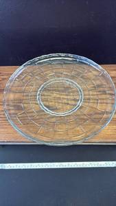 lot 5457 image: Clear Glass Serving Plate with Geometric Pattern