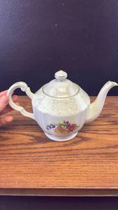 lot 5472 image: Narumi Fine China Floral Teapot with Gold Trim