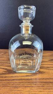 lot 5477 image: Jack Daniels Glass Whiskey Decanter with Cork Stopper
