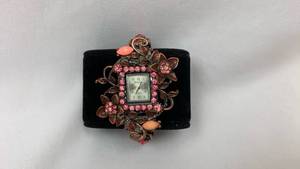 lot 5305 image: Decorative Floral Rhinestone Bracelet Watch