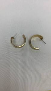 lot 5355 image: Gold Tone Small Hoop Earrings