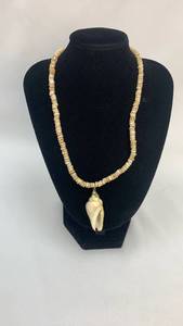 lot 5397 image: Shell and Coral Bead Necklace with Conch Shell Pendant