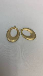 lot 5405 image: Gold Tone Oval Jewelry Earrings