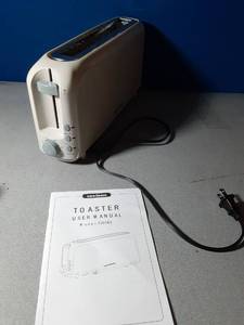 lot 248 image: Seedeem 2-Slice Toaster with Manual - Retail $25