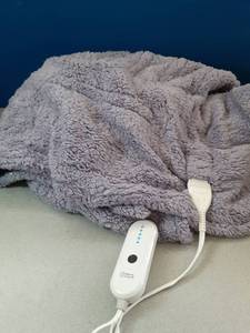 lot 322 image: Grey 50x60 Electric Heated Blanket  - Retail $0