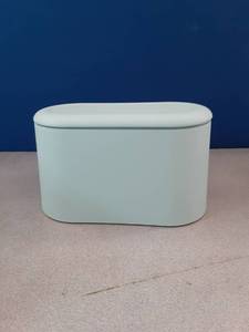 lot 331 image: Mini Trashcan, Office Desk Small Trashcan - Retail $0