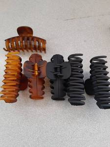 lot 367 image: Six Pieces Hair Claw Clips - Retail $0
