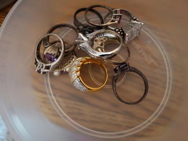 lot 14590 image: Lot of rings marked 925.