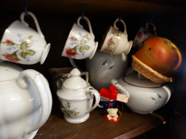 lot 14608 image: Tea set made in japan.