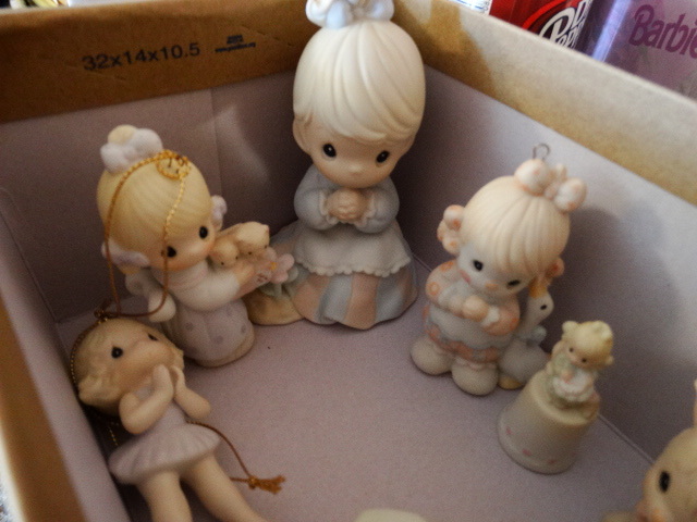 lot 14610 image: Precious moments.