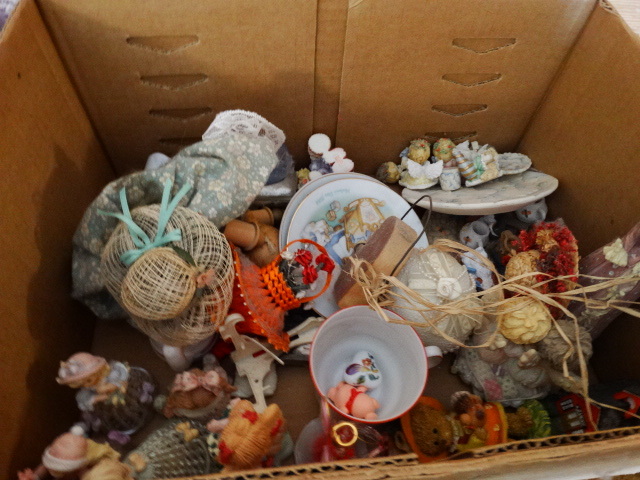 lot 14616 image: Lot of NIk Nacks and figurines.