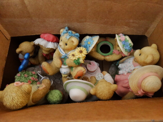 lot 14621 image: 7 Cherished teddies.