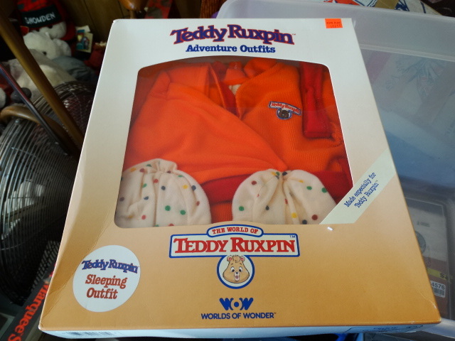 lot 14629 image: Teddy ruxpin clothes adventure series.Teddy ruxpin clothes adventure series.