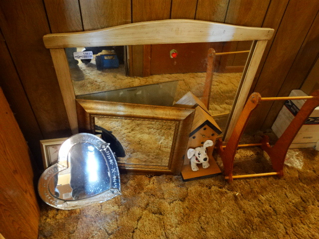 lot 14631 image: Clock, pictures and mirror.
