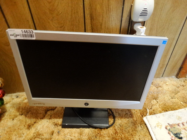 lot 14633 image: Emachines monitor.