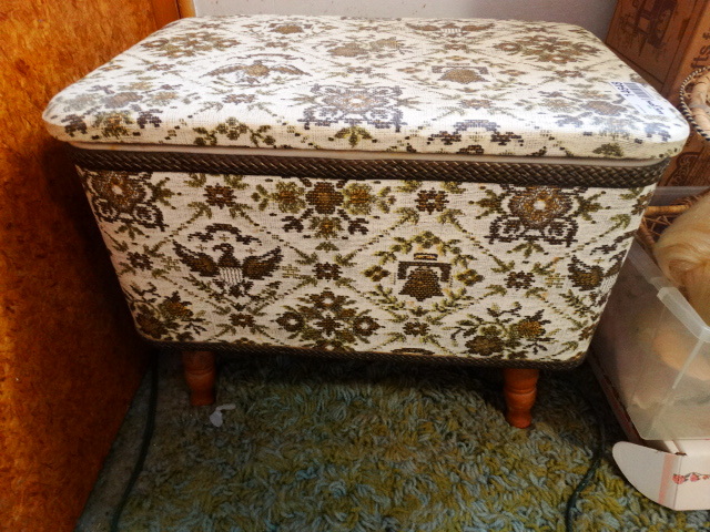lot 14648 image: Sewing bench with contents.