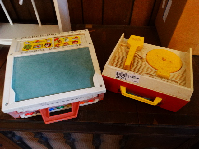 lot 14697 image: Vintage childs toys.