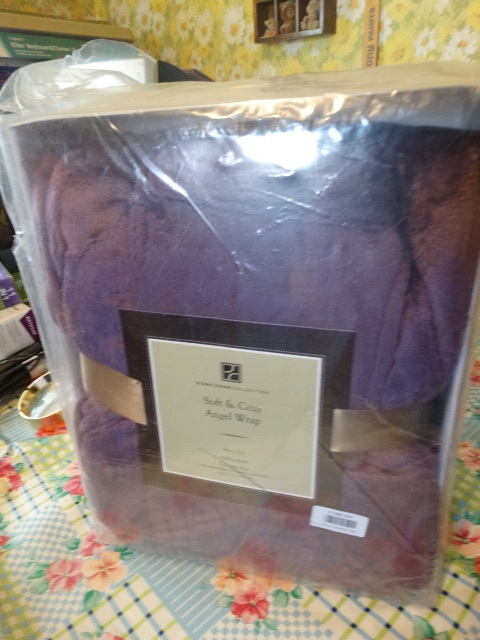 lot 14746 image: Soft and cozy angel wrap.