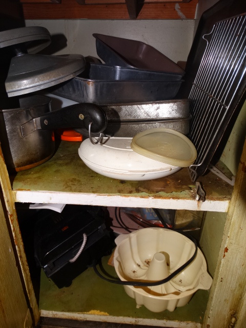 lot 14766 image: Contents in 2 lower cabinets.