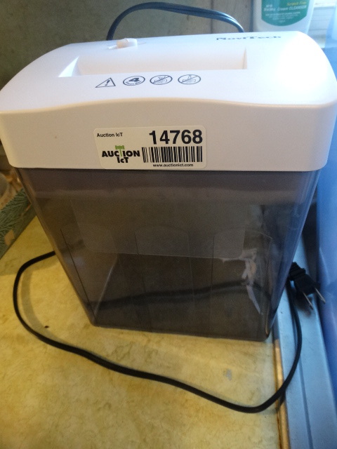 lot 14768 image: Small paper shredder.