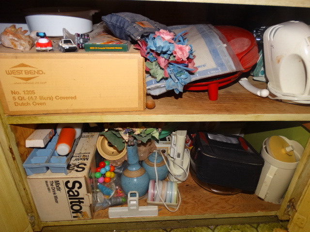 lot 14770 image: Contents in 2 lower cabinets.