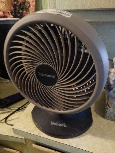 lot 14772 image: Holmes blizzard fan.