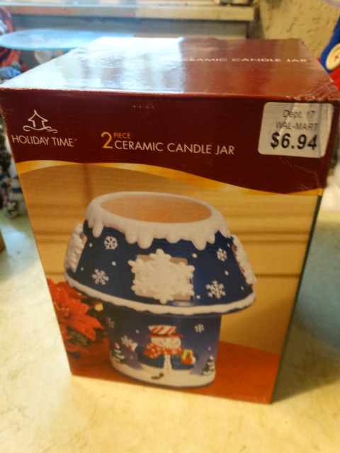 lot 14777 image: 2 Piece ceramic candle jar.