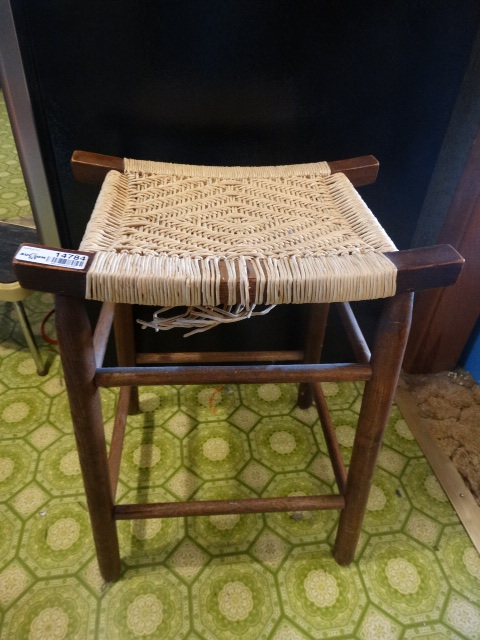 lot 14784 image: Bar stool.