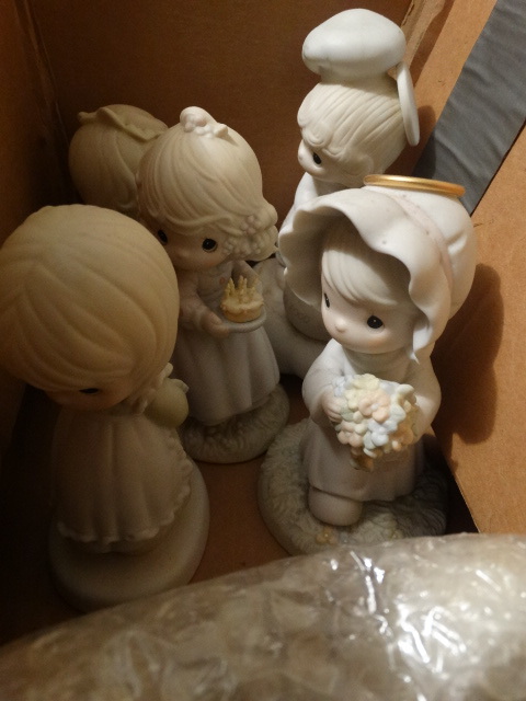 lot 14787 image: Lot of precious moments.