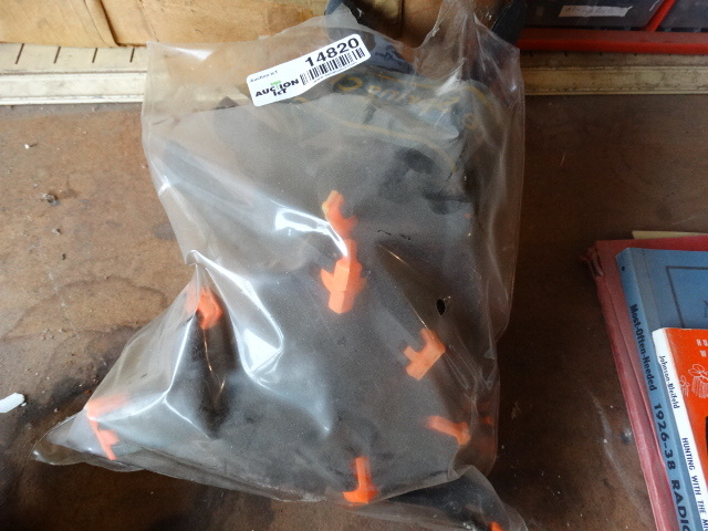 lot 14820 image: Lot of assorted clamps.