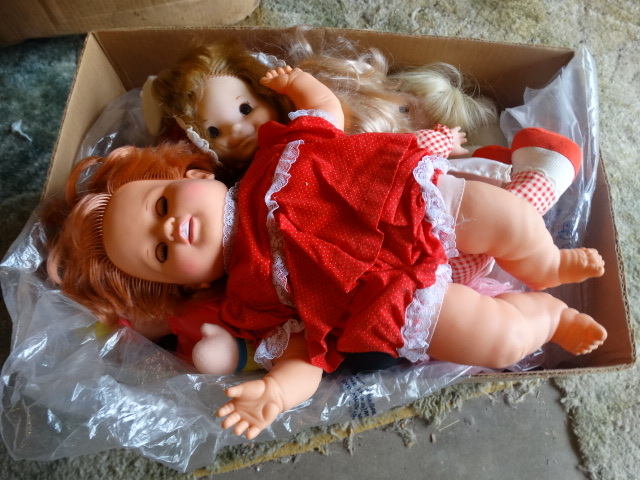lot 14867 image: Older Assorted dolls and stuffed animals.