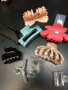 lot 117 image: 8 Mixed Hair Accessories Collection - Clips, Claws and Barrettes - Retail $15