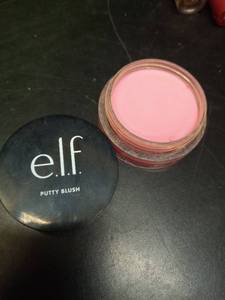 lot 145 image: e.l.f. Putty Blush Compact - Retail $6