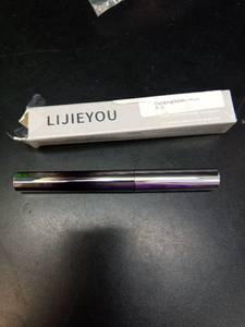 lot 148 image: LIJIEYOU Clumping Black Light Feather Smart Cat Black Mascara - Retail $8