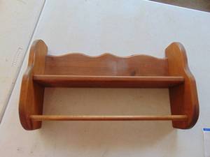 lot 4849 image: Wooden What Not Shelf