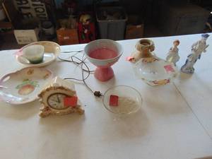 lot 4851 image: Selection of Decor