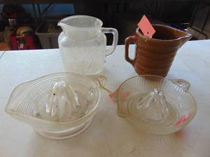 lot 4852 image: Juicers - Crock Creamer and Small Pitcher