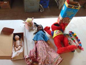 lot 4856 image: Selection of Childrens DollsToys