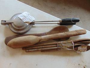 lot 4867 image: Campfire Cooker and Wooden Spoon Selection