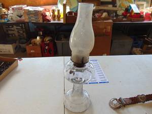 lot 4877 image: Oil Lamp
