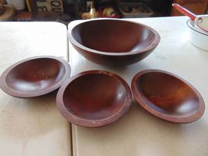 lot 4880 image: Set of wooden bowls