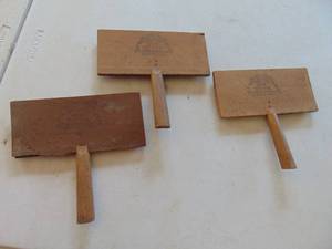 lot 4884 image: 3 Wool brushes