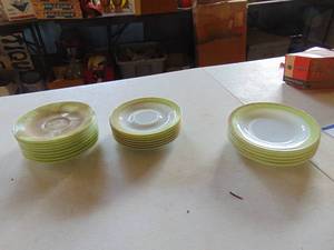 lot 4889 image: Pyrex Saucers and Salad Plates