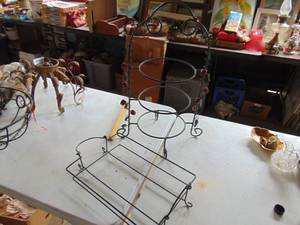 lot 4918 image: Metal stand and carrier